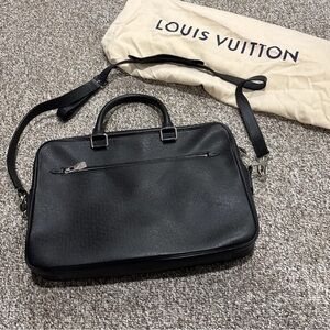 Louis Vuitton Taiga Leather Men’s Briefcase